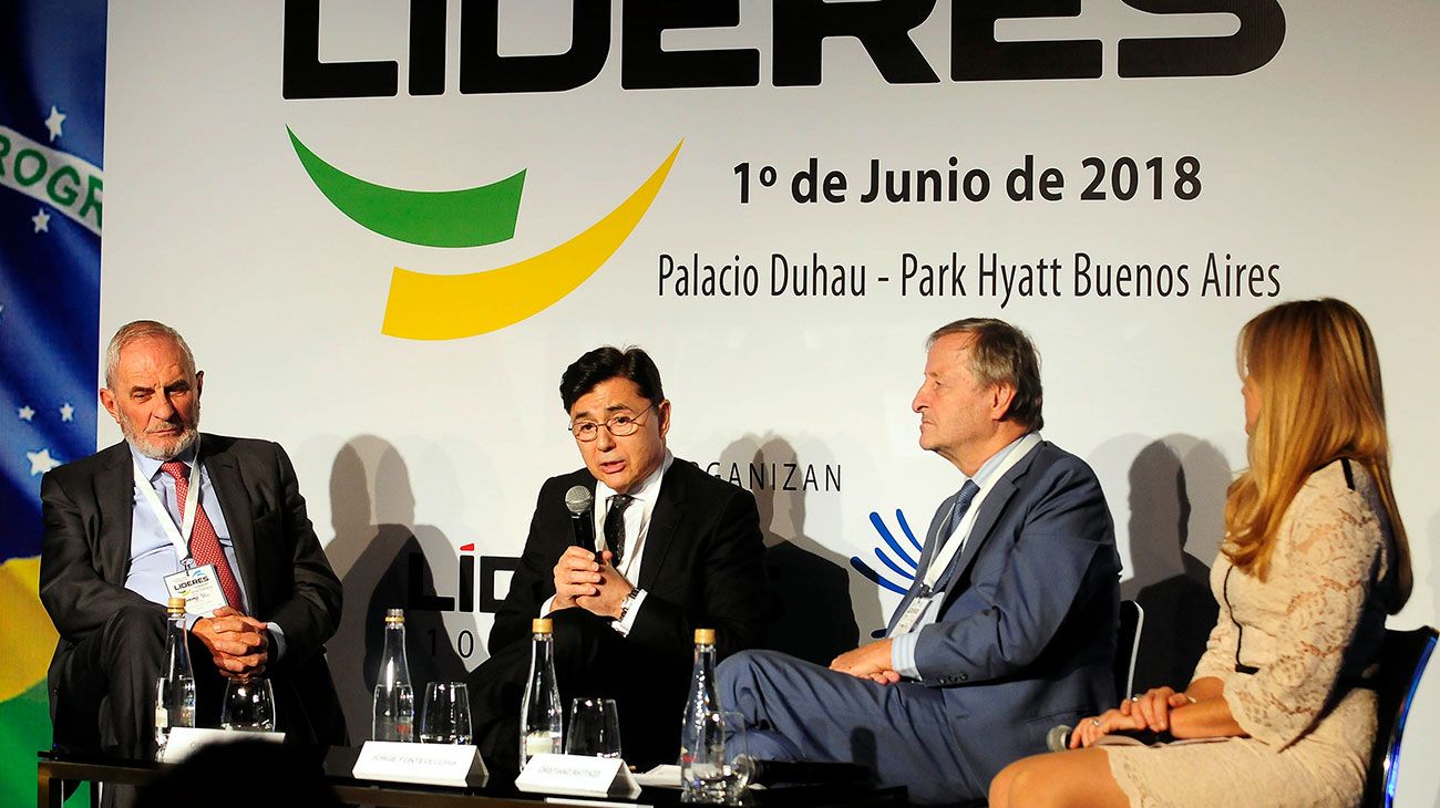 Oscar Andreani, Jorge Fontevecchia y Cristiano Rattazzi, moderados por Cecília Luchía-Puig, Directora Lideres TV.