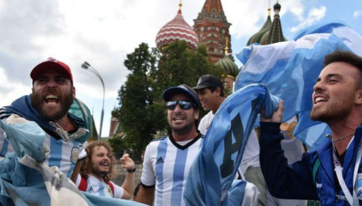 Hinchas argentinos en Moscú