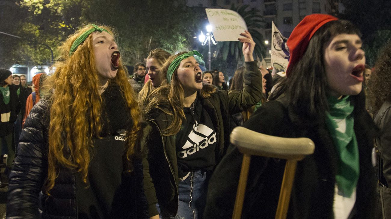 a movilización comenzó a las 18 desde Plaza de Mayo y confluyó poco después en las puertas del Palacio Legislativo.