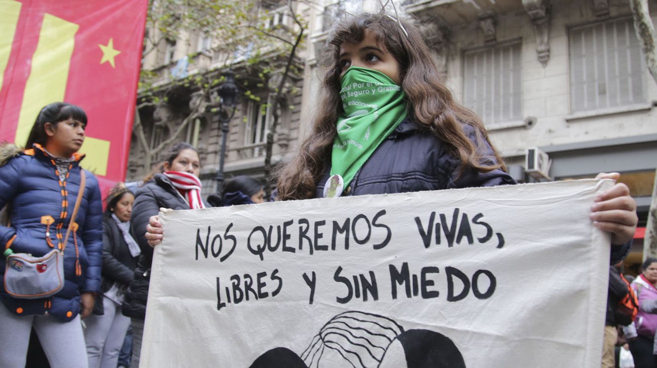 a movilización comenzó a las 18 desde Plaza de Mayo y confluyó poco después en las puertas del Palacio Legislativo.