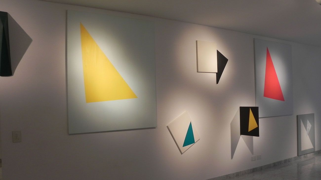 Serie Milagros, de la exposición Desmaterialización - Aplausos de la materia. Exposición de Eduardo Costa.