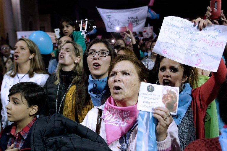 A tan sólo tres días de la votación, se realizaron importantes movilizaciones en ciudades de todo el país para oponerse al proyecto de despenalización del aborto.