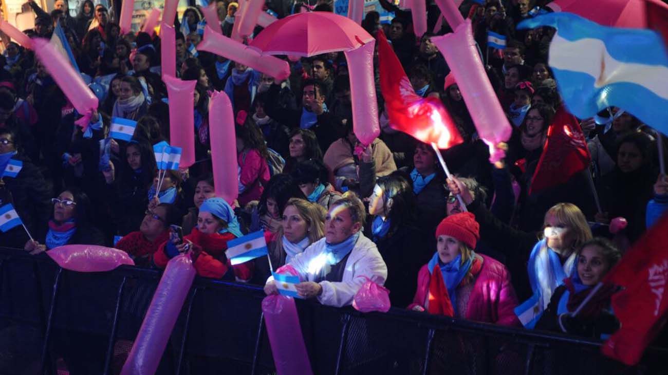 Marchas en el Congreso mientras se debate la legalización del aborto. 