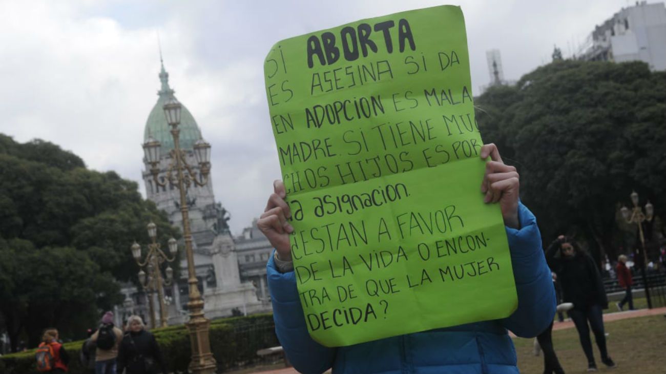 Conciencia, deseo y obligación. El debate real por la despenalización del aborto recién comienza. 