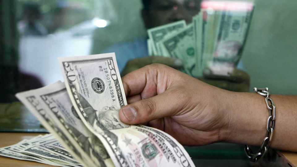 Compra de dólares.