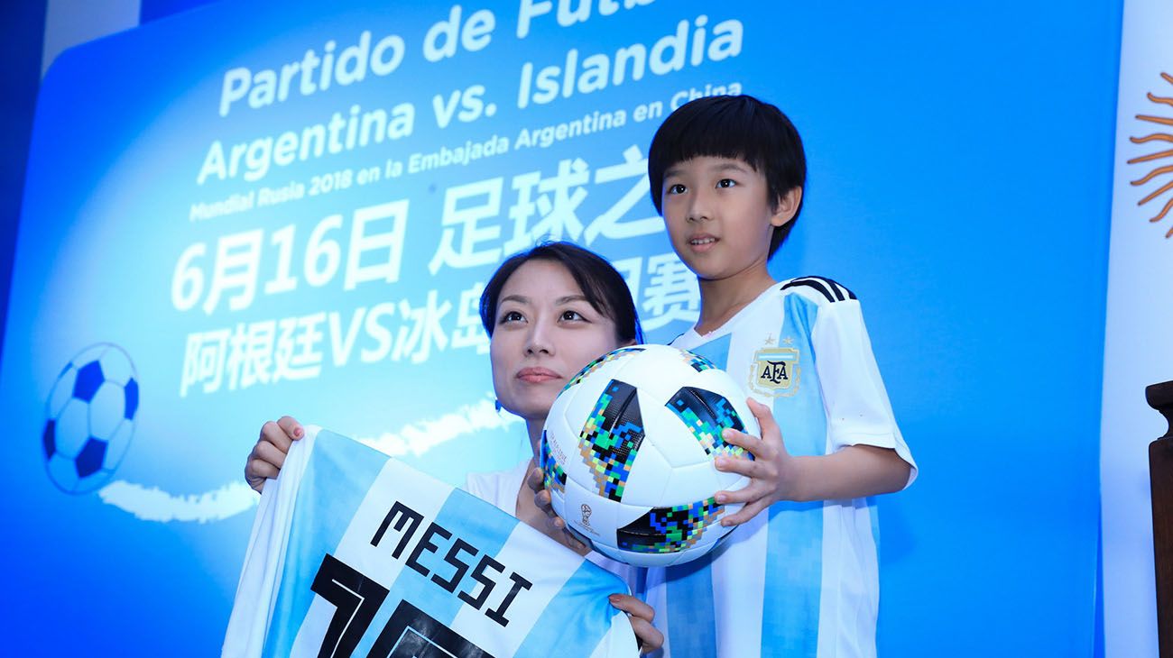 Como se vivió el partido Argentina Islandia en China.