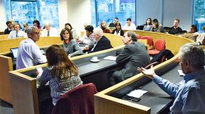 0616_universidad_debate_prensa_g.jpg