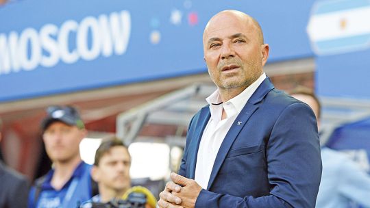 Mensajes cruzados. Como el equipo económico nativo, Sampaoli dice una cosa y hace otra, o ninguna, mientras piensa cómo sorprender al día siguiente.