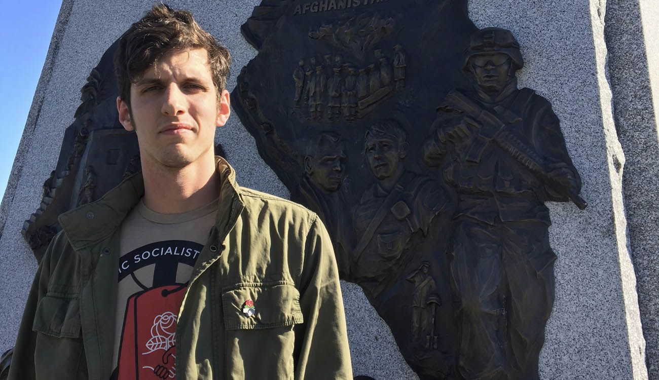 Expulsaron del ejército de EE.UU. al ‘cadete comunista’ que llevó una camiseta del Che Guevara