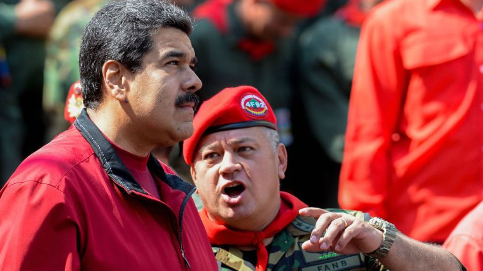 Nicolás Maduro, en un acto junto a Diosdado Cabello en uniforme militar.