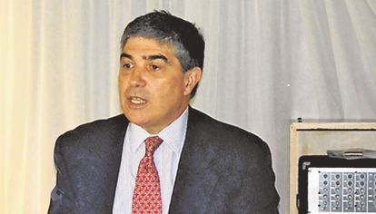 Docs. Arr., Martelli como accionista el 6/5/2016 y acta del día siguiente, con su hermana como accionista (aportada por Martelli).