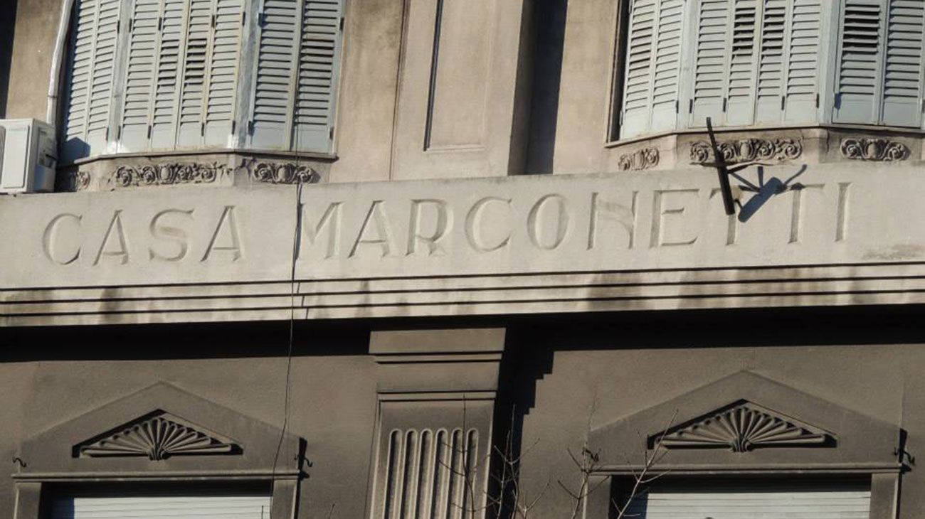 Fachada del Edificio Marconetti, sobre la avenida Paseo Colón.