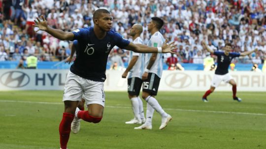 Kylian Mbappé, la gran figura de Francia en la victoria sobre Argentina.