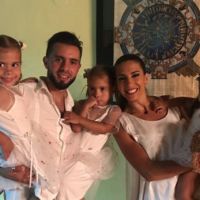 cinthia-y-matias-con-sus-hijas
