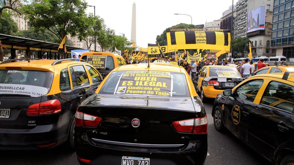 Protesta de taxistas contra Uber