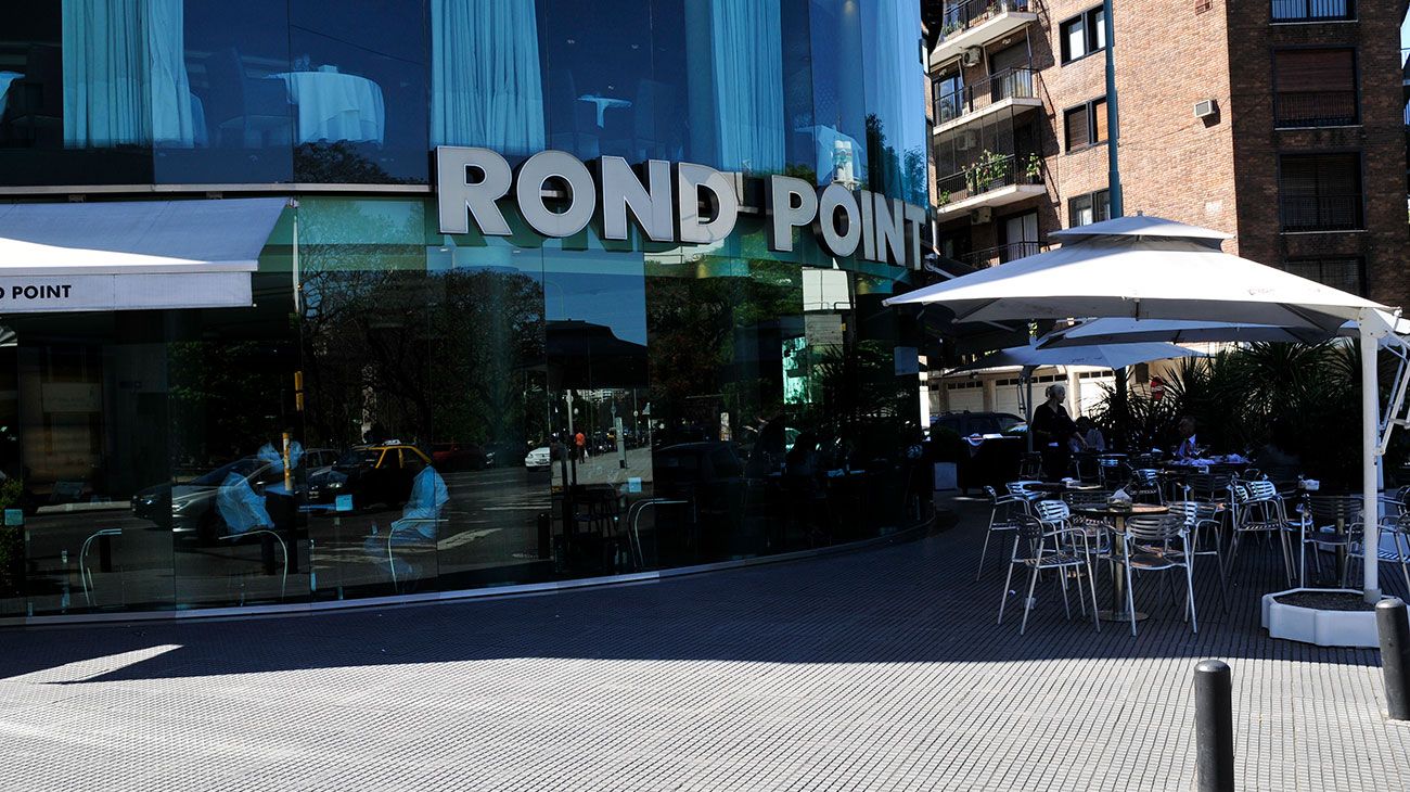 Cerró la histórica confitería Rond Point, ubicado en la esquina de Figueroa Alcorta y Tagle