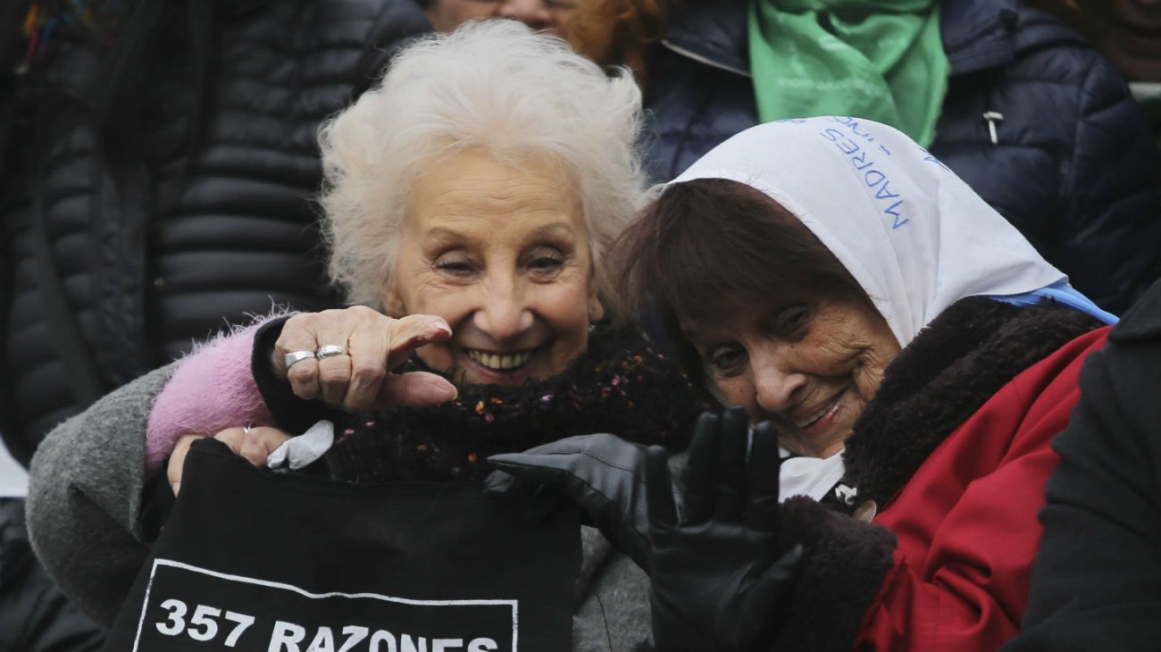 La titular de Abuelas de Plaza de Mayo, Estela de Carlotto, también reclamó al Gobierno el acuerdo con el FMI.