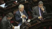 Los senadores Esteban Bullrich, Federico Pinedo y Oscar Castillo. 