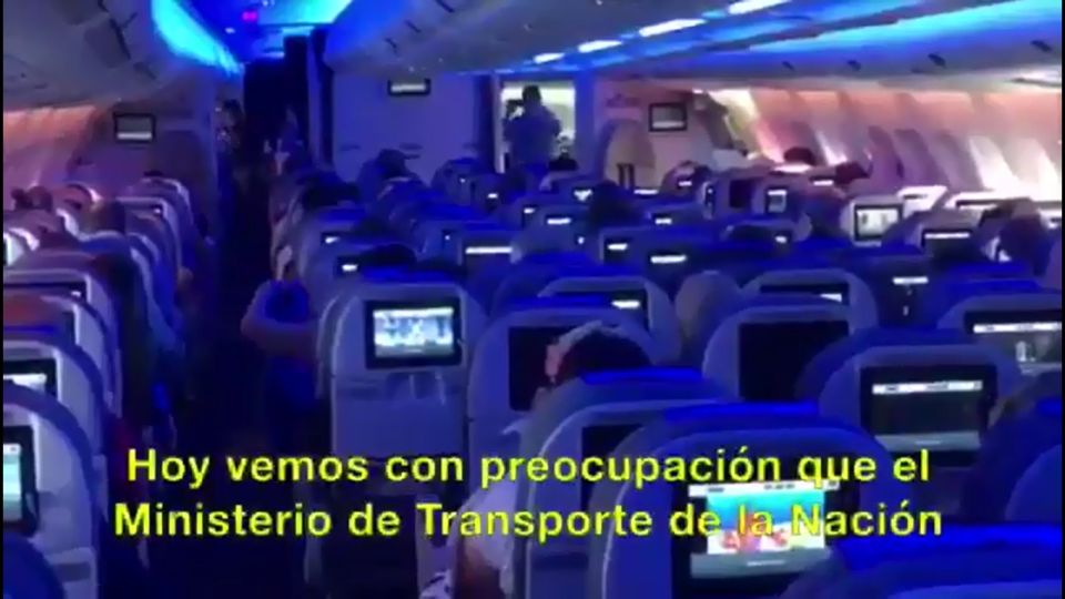 Los pilotos de Aerolíneas Argentinas protestan contra las "low cost".