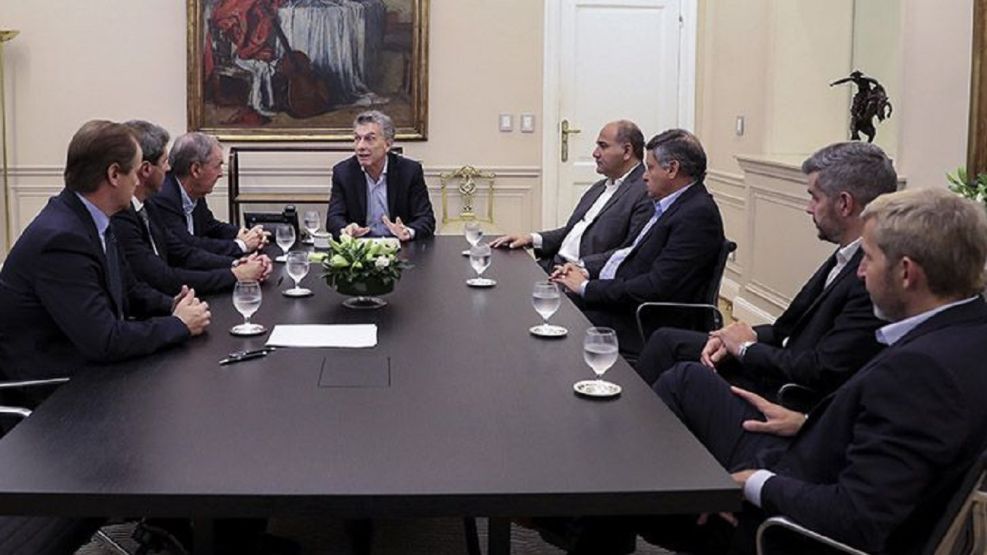 Macri con los gobernadores peronistas