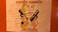 Los carteles en defensa de Nahir Galarza con el dibujo de la joven.