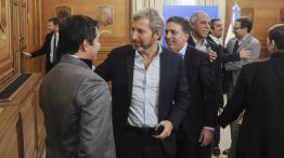 Rogelio Frigerio y Nicolás Dujovne encabezan la negociación. 