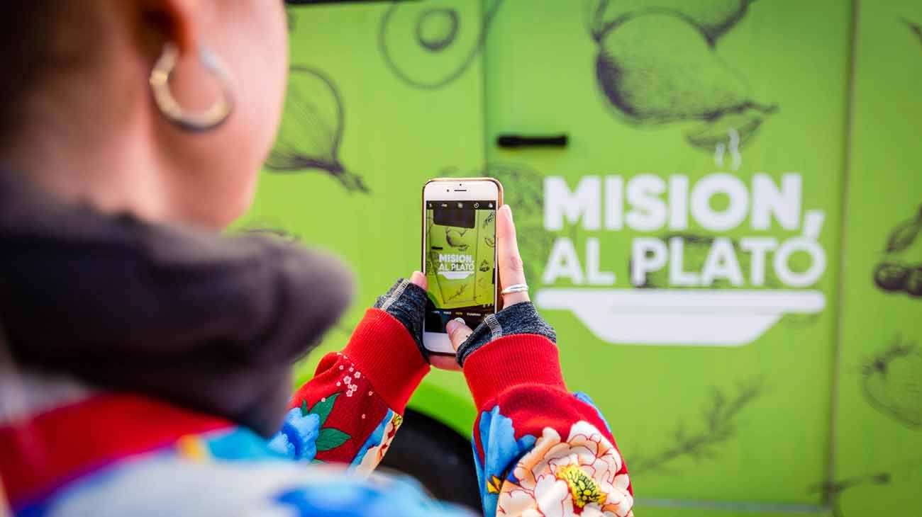 Con vistas a instruirse en la temática, jóvenes y adultos se acercaron a la activación Misión al Plato.