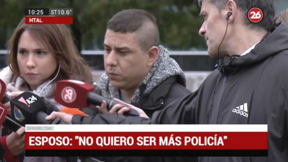 Una policia fue baleada por motochorros.
