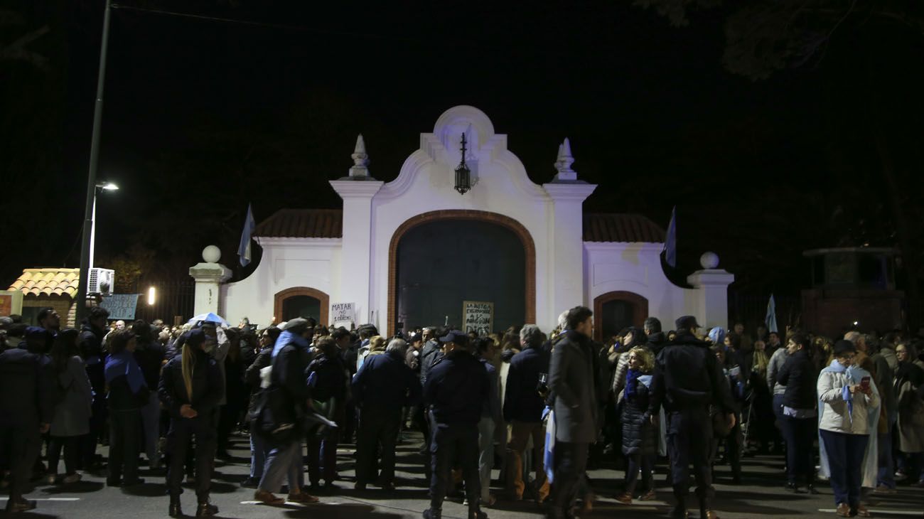 Movilización contra el aborto frente a la quinta de Olivos