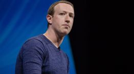 Facebook Dive Sparks Investor Calls to Loosen Zuckerberg's Grip
