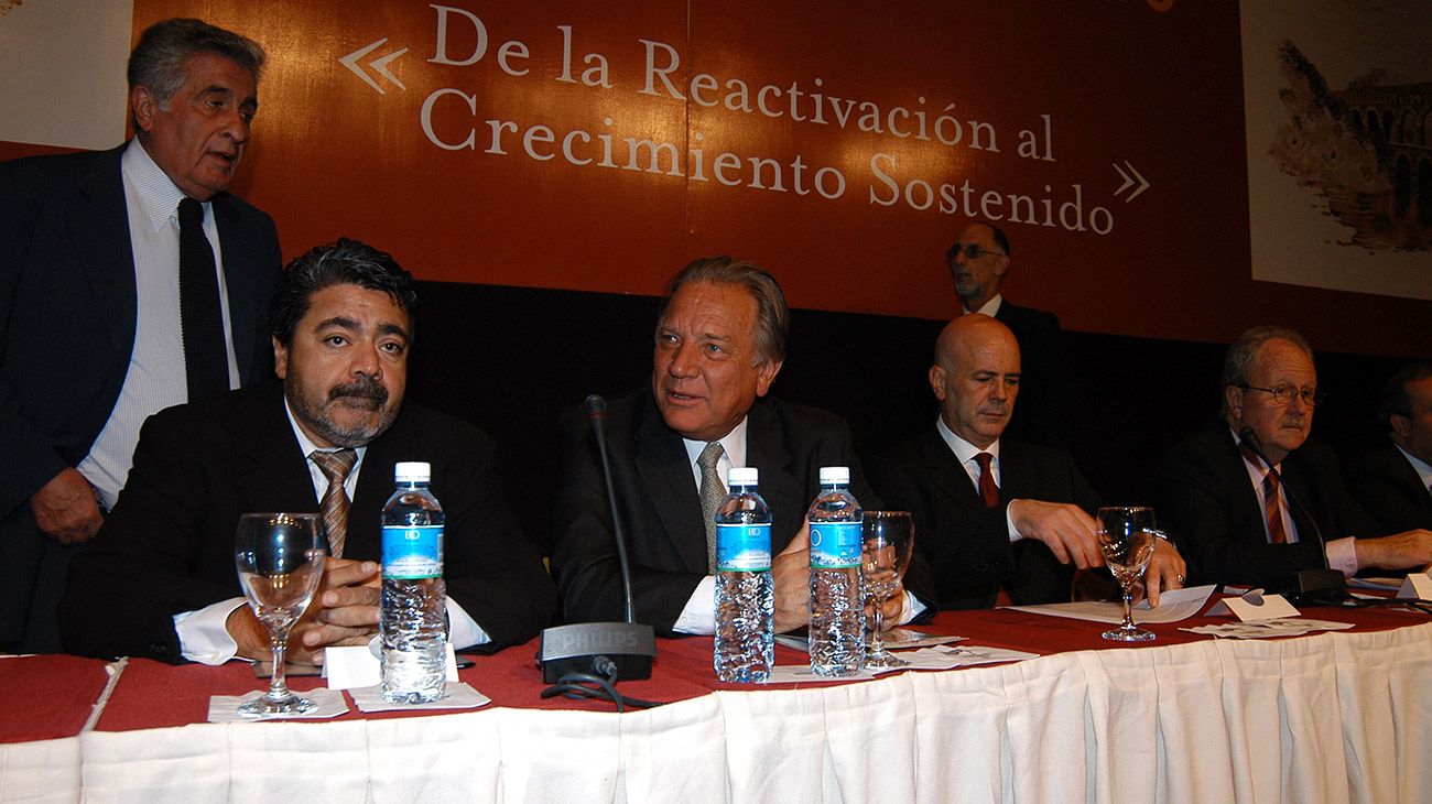 Carlos Wagner junto al sindicalista Gerardo Martínez y el entones Jefe de Gobierno de Buenos Aires Jorge Télerman.