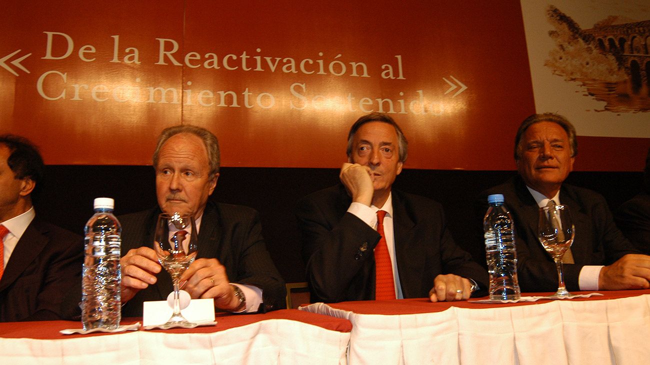 Carlos Wagner junto a Néstor Kirchner.