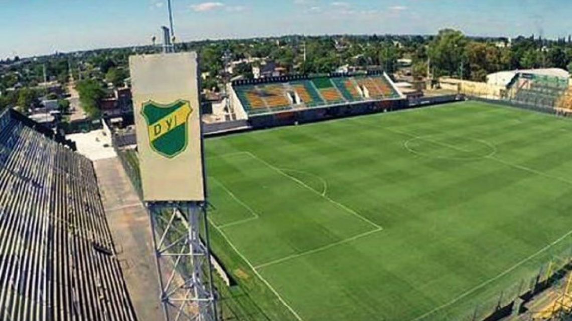 Defensa y Justicia la voz del estadio, contra los barras 442