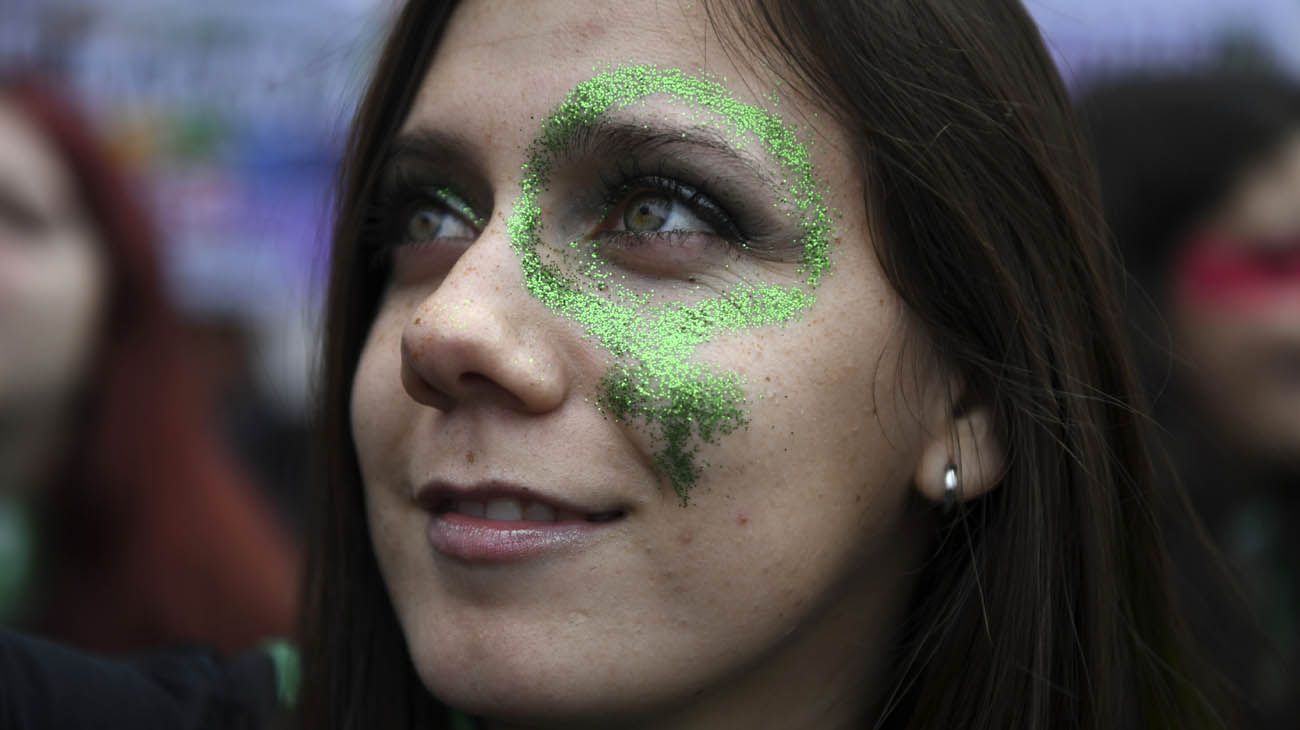  Las dos caras de la marcha fuera del congreso 