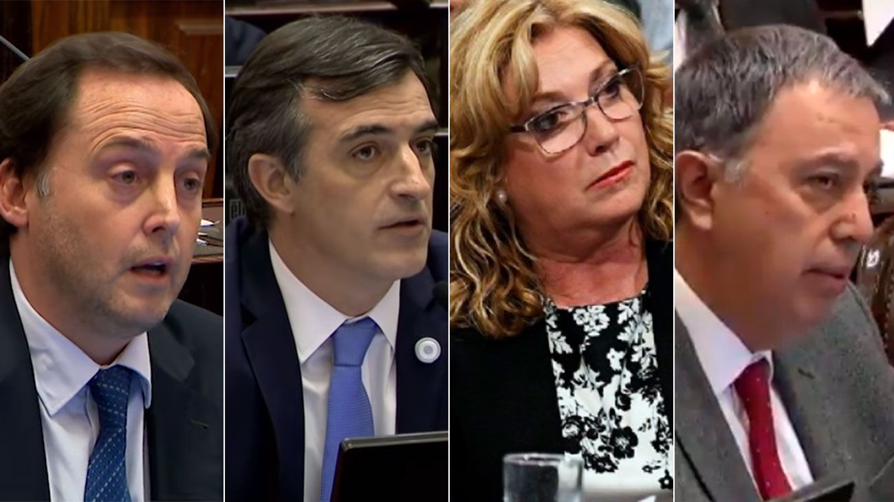 De Izquierda a derecha: Dalmacio Mera, Esteban Bullrich; Cristina del Carmen López Valverde y Rodolfo Urtubey
