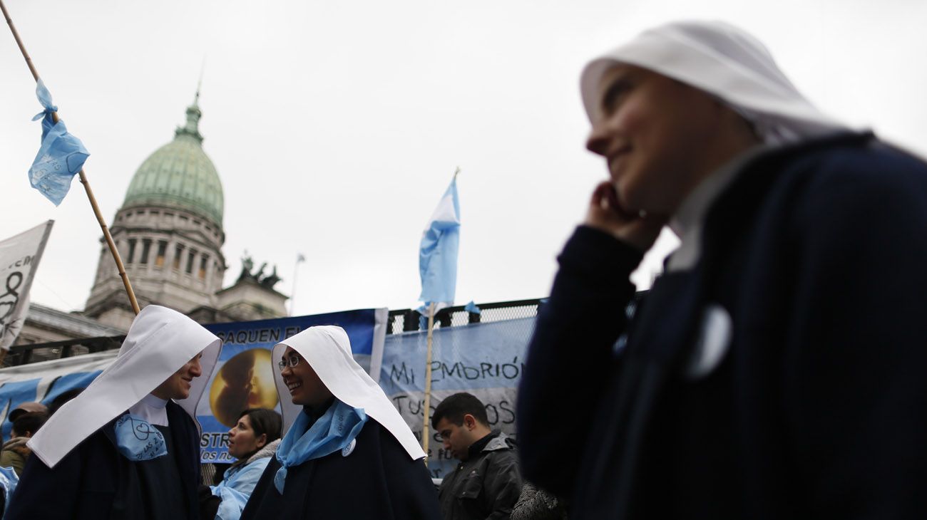 Noche histórica, se vota en el Senado la ley de Interrupción Voluntaria del Embarazo.