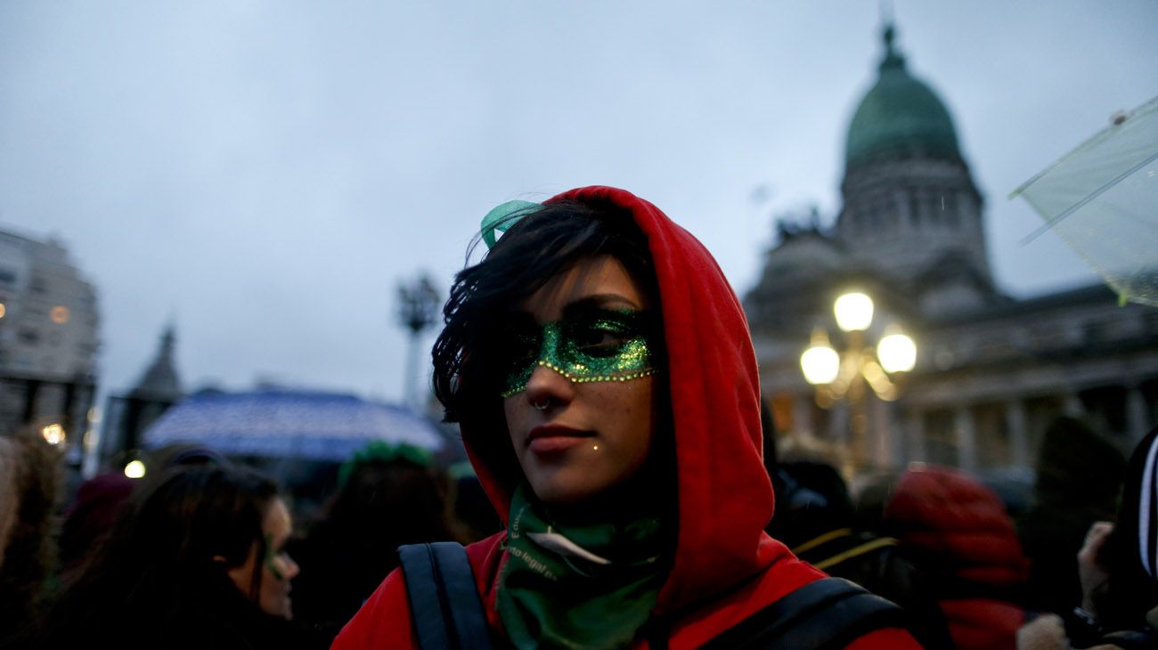 Noche histórica, se vota en el Senado la ley de Interrupción Voluntaria del Embarazo.