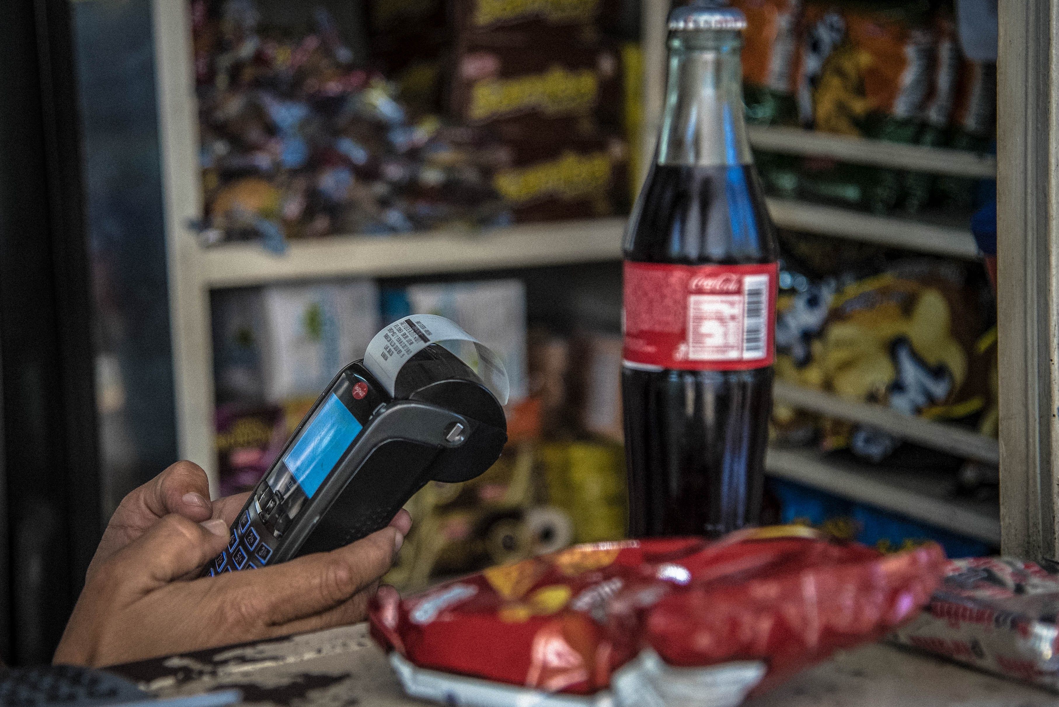 Street Vendors Accepting Credit Card Payment As Maduro Announces 'PetroCurrency'