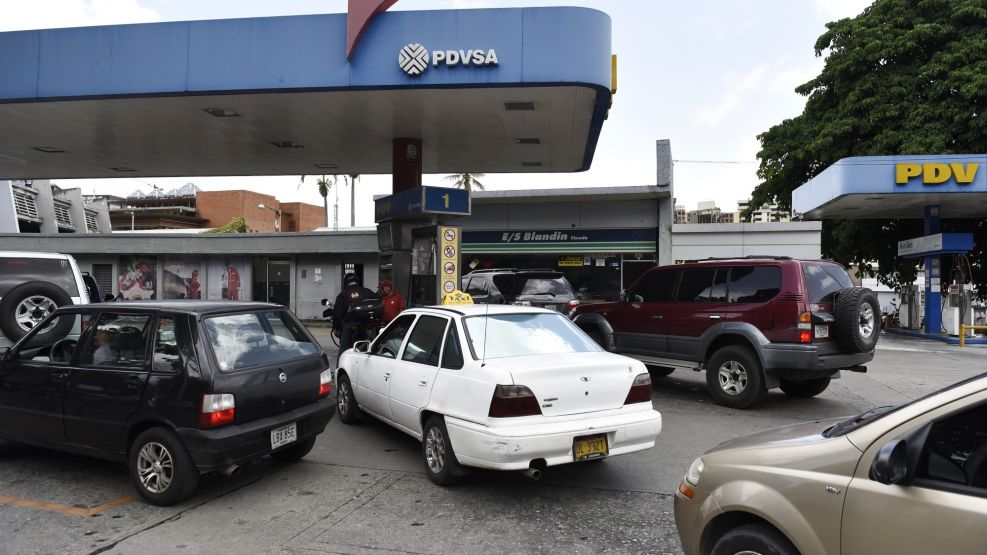 Nationwide Census Of Vehicles Begins As Maduro Pledges Change To Gasoline Policy