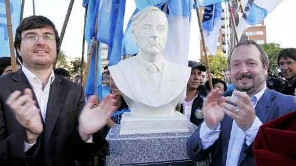 busto nestor kirchner