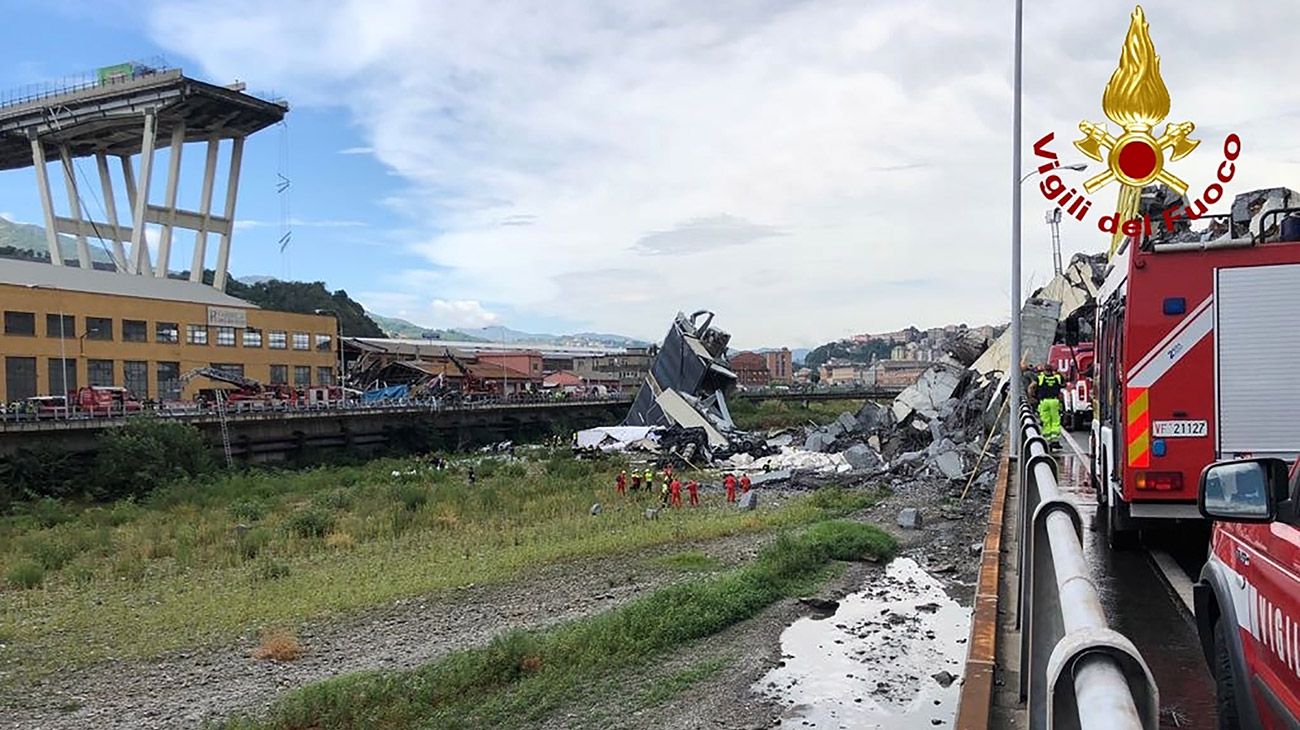 El puente fue construido en la década de 1960 en la autopista A10. Fue restaurado en 2016. 