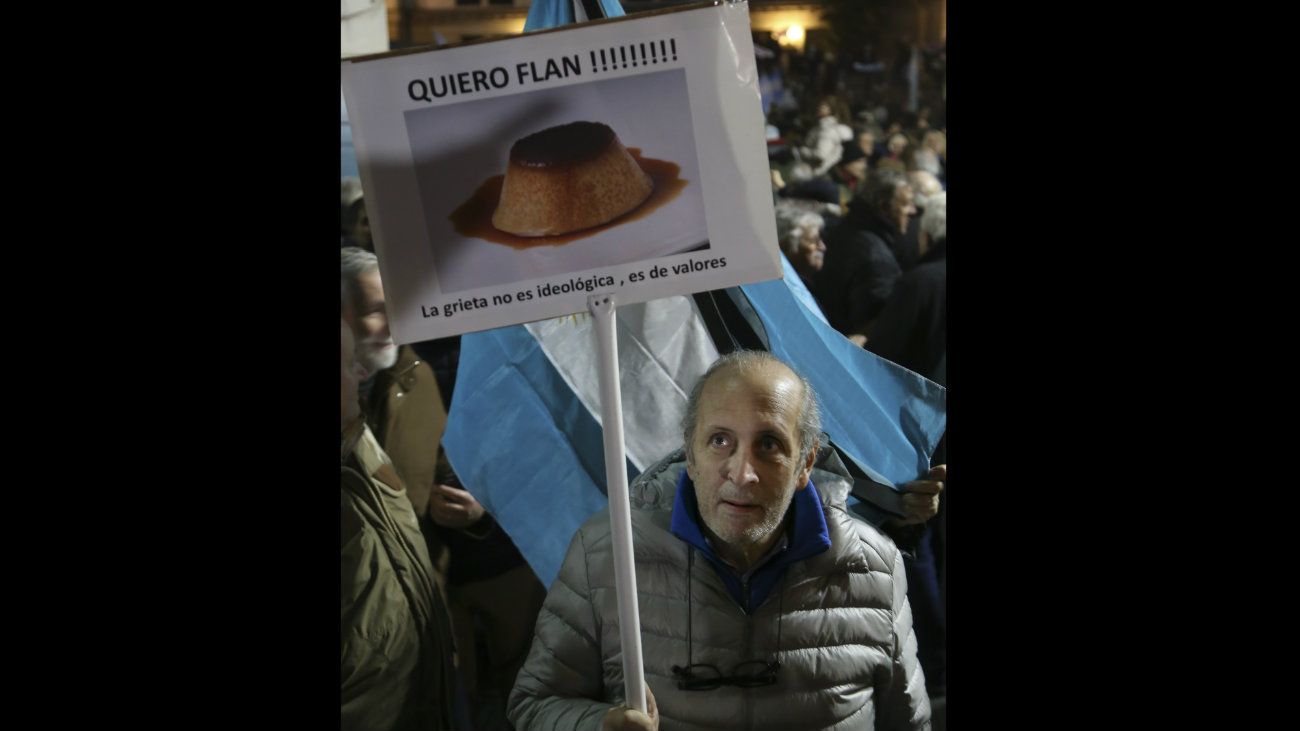 Miles de simpatizantes de Cambiemos se congregaron frente al Congreso para pedir el desafuero y "cárcel" para Cristina Kirchner.