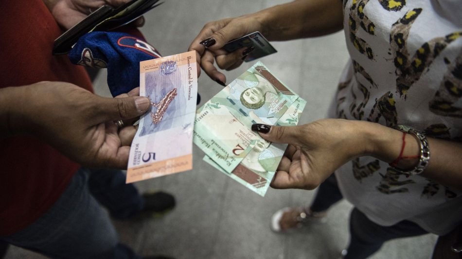 New Banknotes As Venezuela Devalues Currency by 95% Amid Economic Crisis