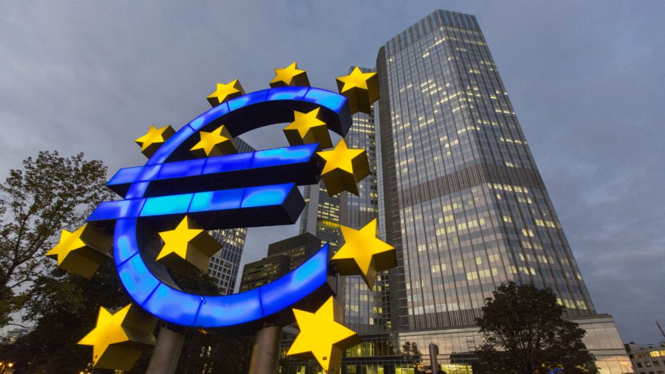 El Banco Central Europeo advierte a bancos centrales sobre desequilibrios.