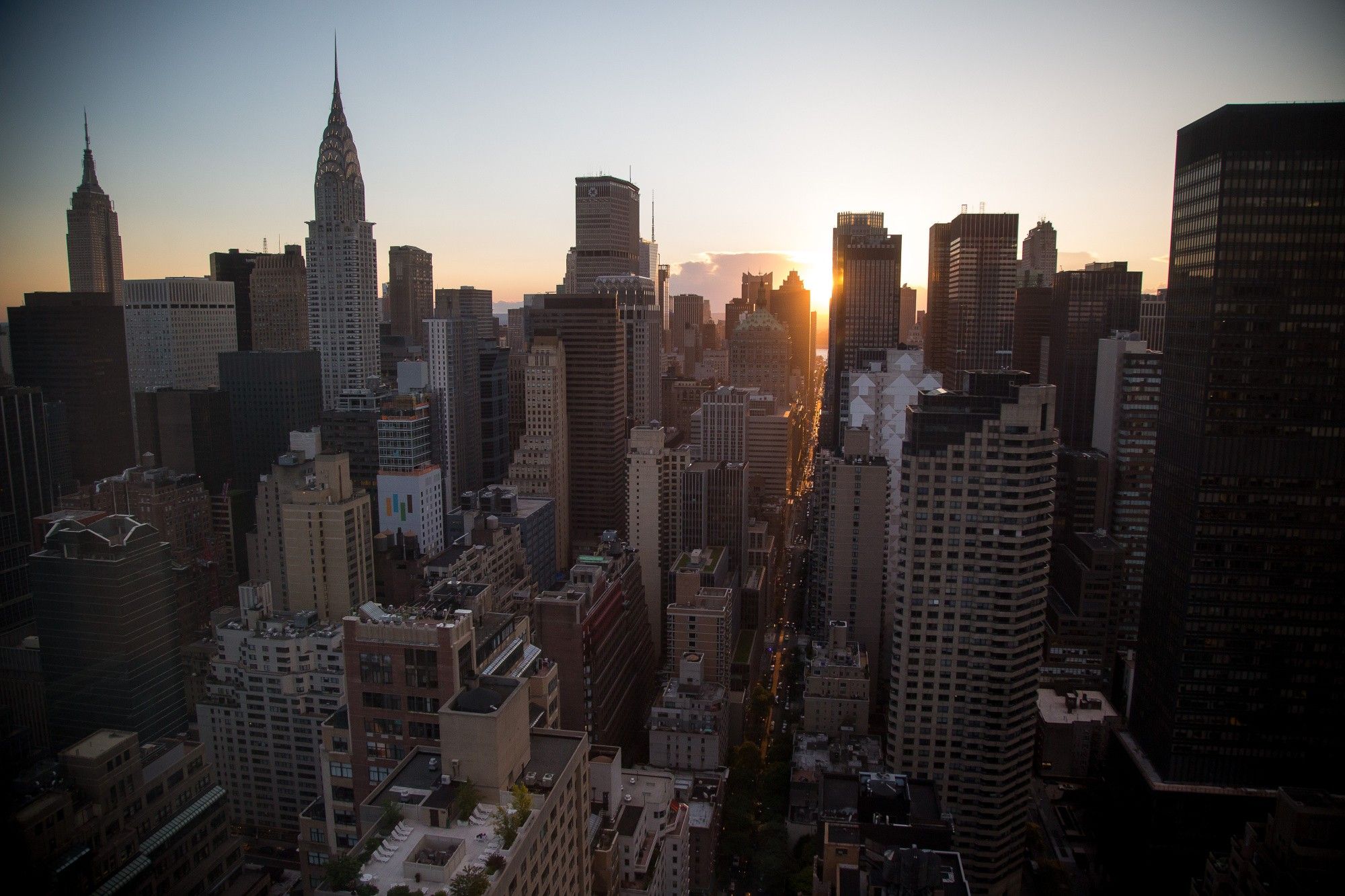 Manhattan Apartment Owners Find No Cure for the Summertime Blues