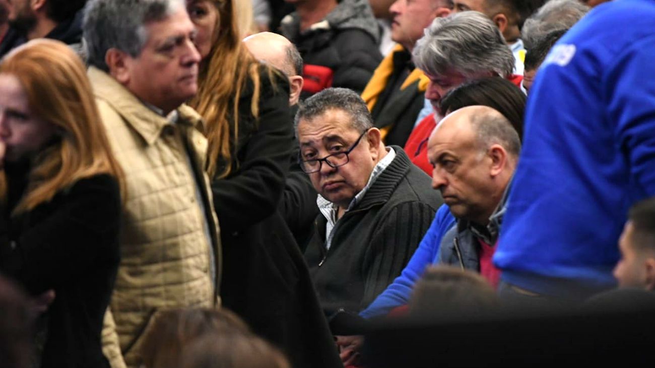 Luis D'Elía, con bajo perfil en las tribunas de Ferro. 