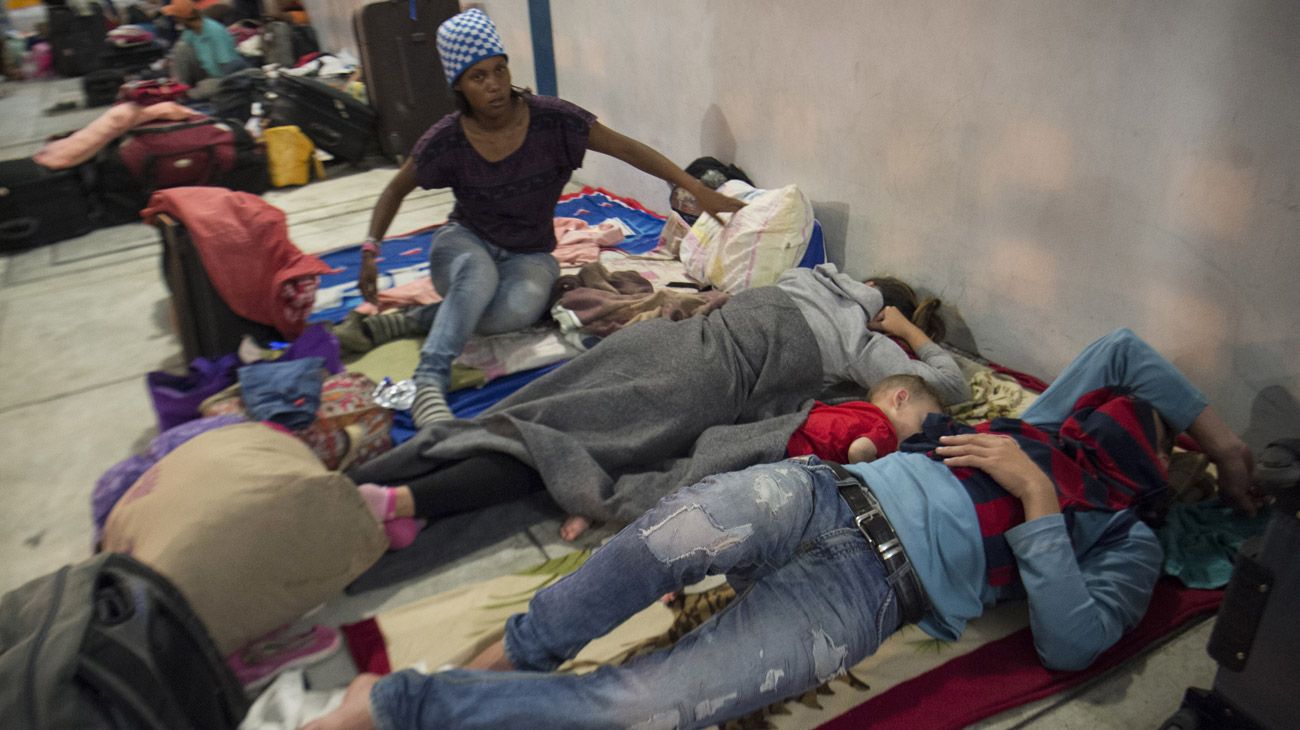 Corredor humanitario de la Cruz Roja en la frontera entre Ecuador y Perú.