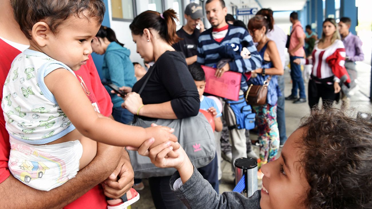 Corredor humanitario de la Cruz Roja en la frontera entre Ecuador y Perú.