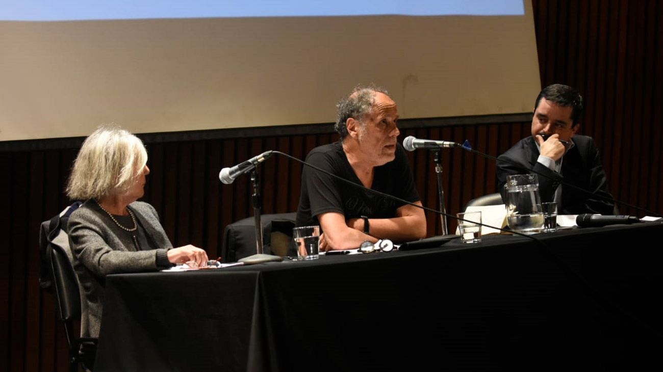 Beatriz Sarlo y Tomás Abraham, dos de los principales intelectuales del país, discuten sobre el futuro del periodismo en la Sala Borges de la Biblioteca Nacional