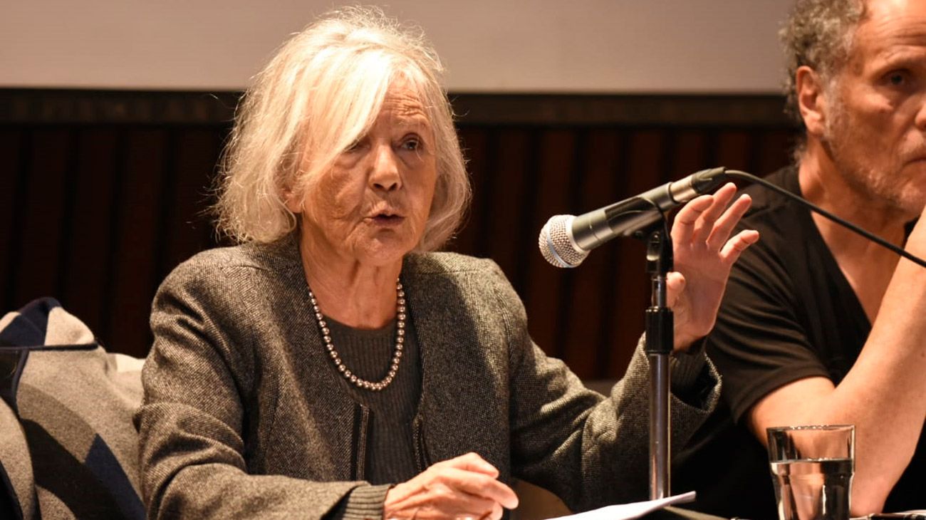 Beatriz Sarlo y Tomás Abraham, dos de los principales intelectuales del país, discuten sobre el futuro del periodismo en la Sala Borges de la Biblioteca Nacional